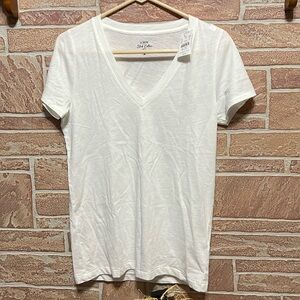 J Crew women’s medium white tee. NWT